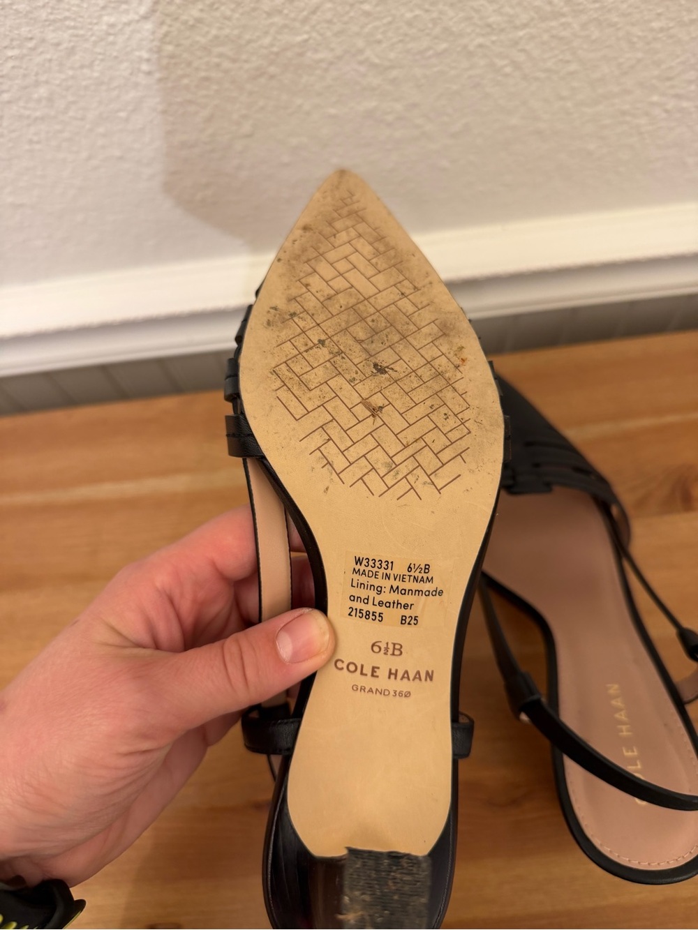 Cole Haan Black Pointed Slingback Heels size 6.5 - Picture 3 of 3